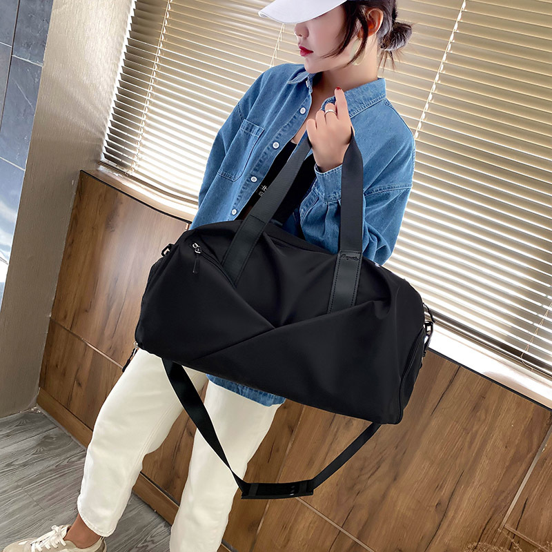 Independent shoe compartment dry and wet separation sports and fitness bag, hand-held crossbody luggage bag, lightweight and large-capacity short-distance travel bag details Picture