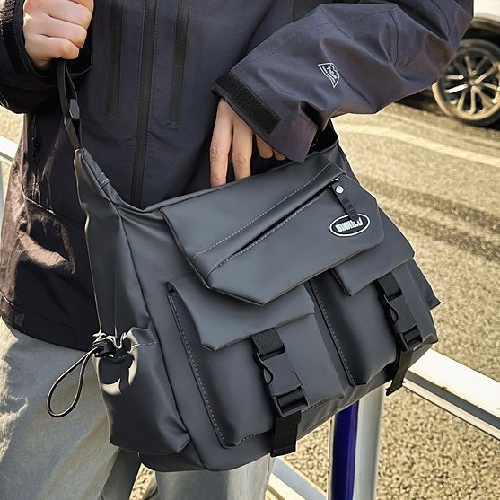 Trendy brand crossbody bag 2025 new functional messenger bag, large-capacity workwear bag, student trendy single-shoulder backpack for men and women Specification drawing