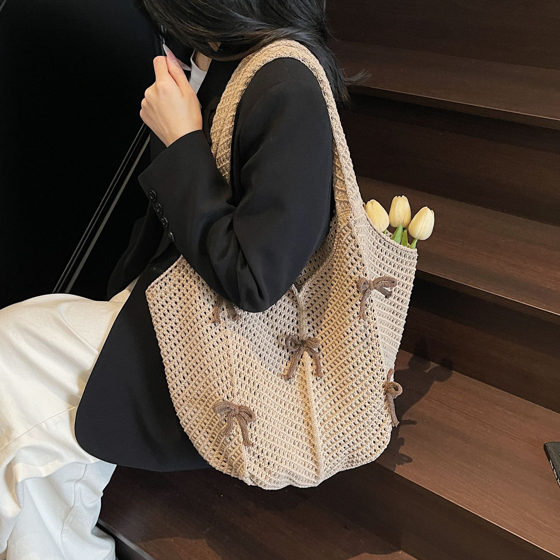 Lazy style large-capacity knitted tote bag for women, casual and versatile, bow niche woven bag, beach bag details Picture