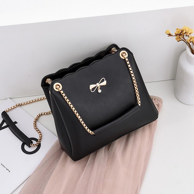 Cross-border women's bag 2021 New large-capacity single-shoulder bag, fashionable, trendy, simple and versatile crossbody bag, PU women's bag details Picture