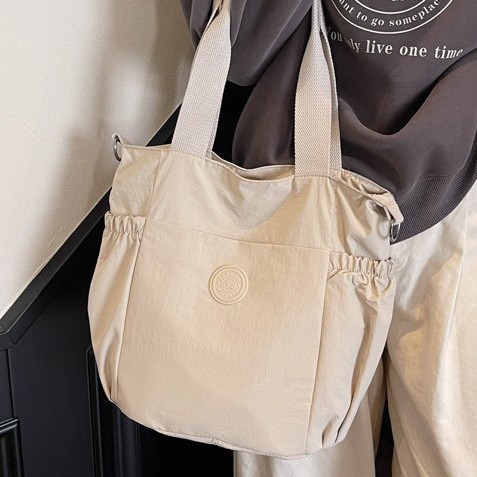 Casual Tote bag for Women 2025 New style, fashionable large-capacity handbag, versatile, artistic, casual and lightweight crossbody bag details Picture