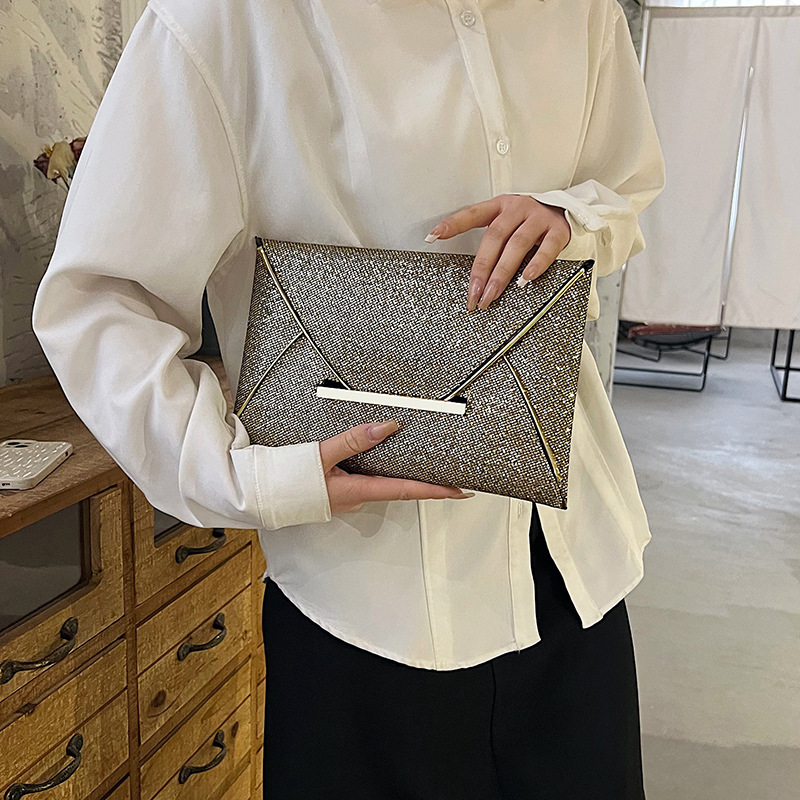 A stylish and shiny clutch bag for the autumn of 2024, a trendy solid-color personalized envelope bag in Europe and America, a niche evening bag Specification drawing