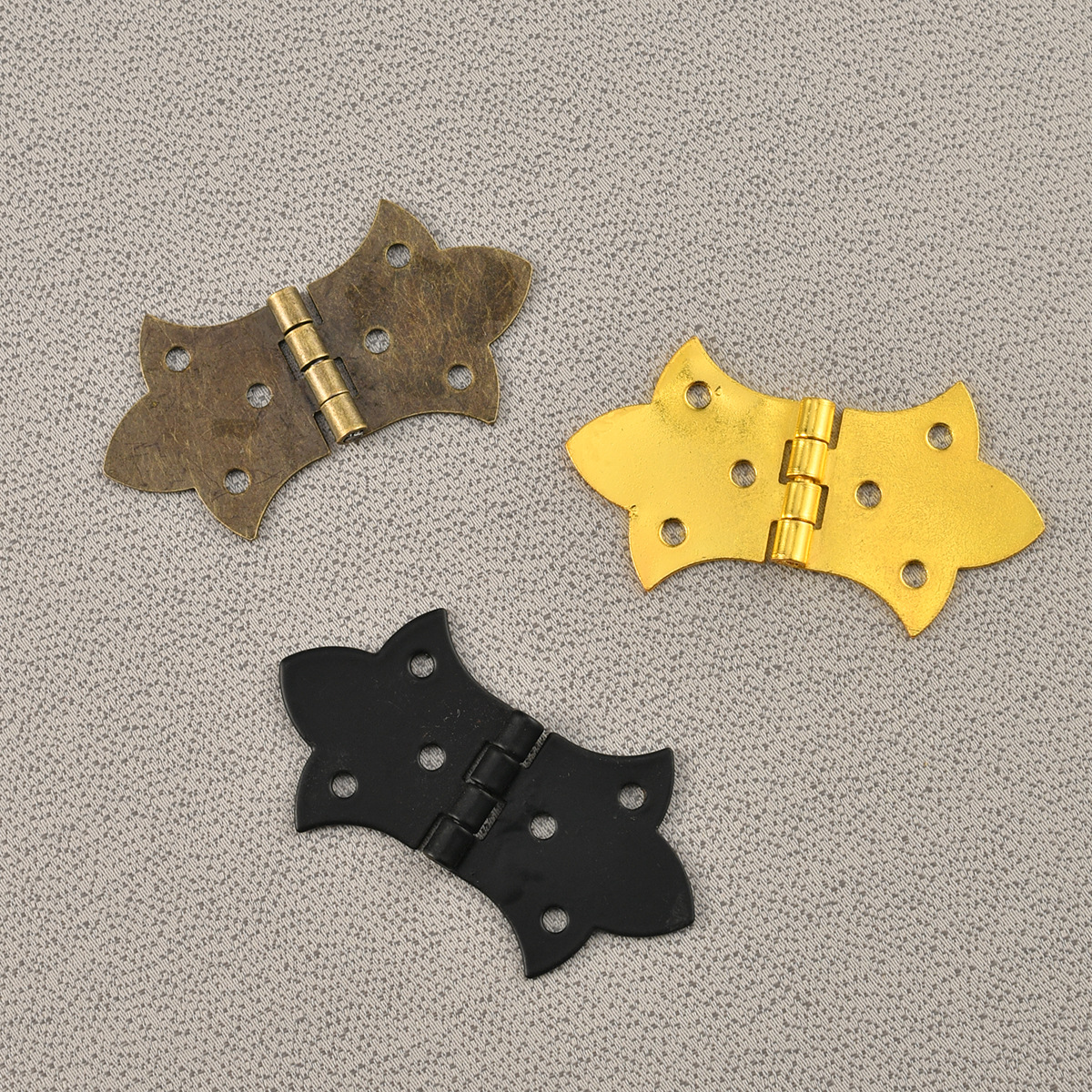 Jingmao Hardware Blue and ancient copper butterfly imitation gold ordinary flat box jewelry box Hinge hardware small hinge Application Scenario