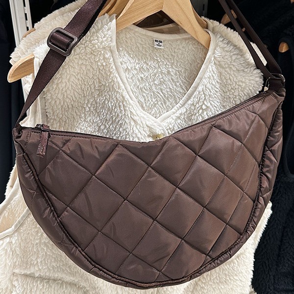 High-end women's large-capacity 2024 new autumn and winter trendy and fashionable niche nylon single-shoulder crossbody bag, dumpling bag full figure