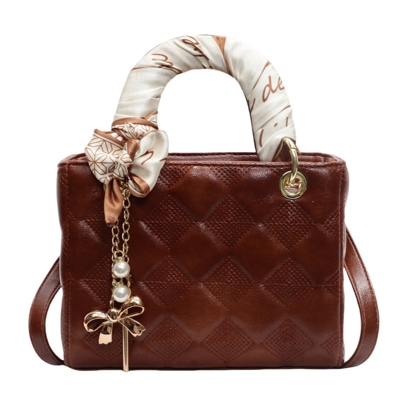 A high-end and stylish embossed diamond-shaped small bag for women, a new 2025 handbag, a fashionable, individual and versatile crossbody bag Item Picture