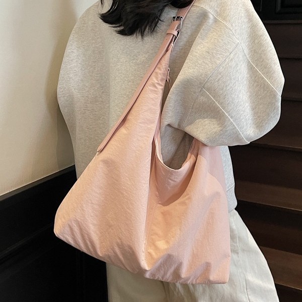 Korean large-capacity tote bag for women 2025 new style, fashionable and simple crossbody bag, lightweight and versatile commuting single-shoulder bag Specification drawing