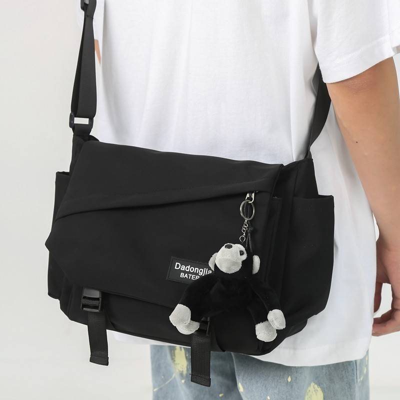 2025 Men's crossbody bag, Japanese-style workwear messenger bag, casual Instagram large-capacity men's bag, trendy brand single-shoulder bag full figure