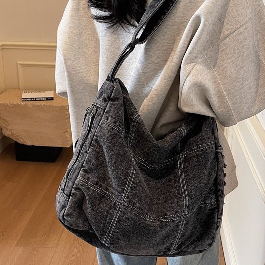 Fashionable and trendy tote bag for women, Spring 2025 new style, large-capacity single-shoulder bag for work and commuting, casual underarm bag details Picture