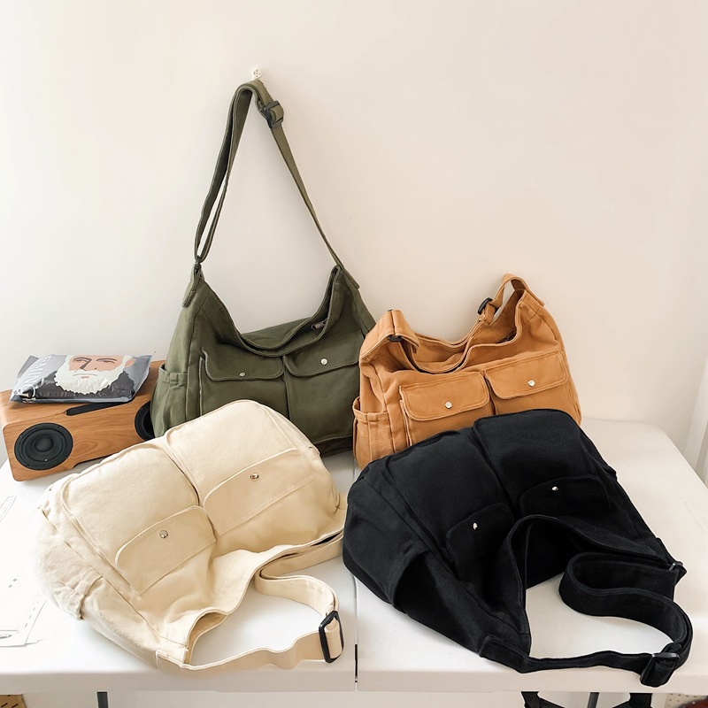 A new Japanese-style retro canvas bag for women, a large-capacity crossbody bag with a workwear style, and a Korean-style fashionable single-shoulder bag for female college students Specification drawing