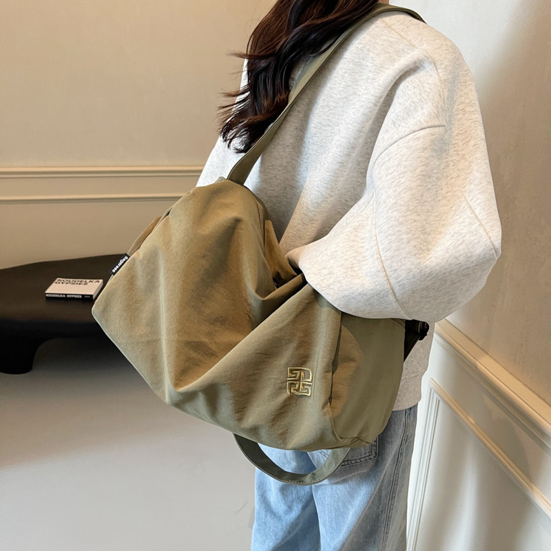 Fashionable and lightweight swimming and fitness bag, women's large-capacity dry-wet separation crossbody travel bag, men's boarding luggage storage bag Specification drawing