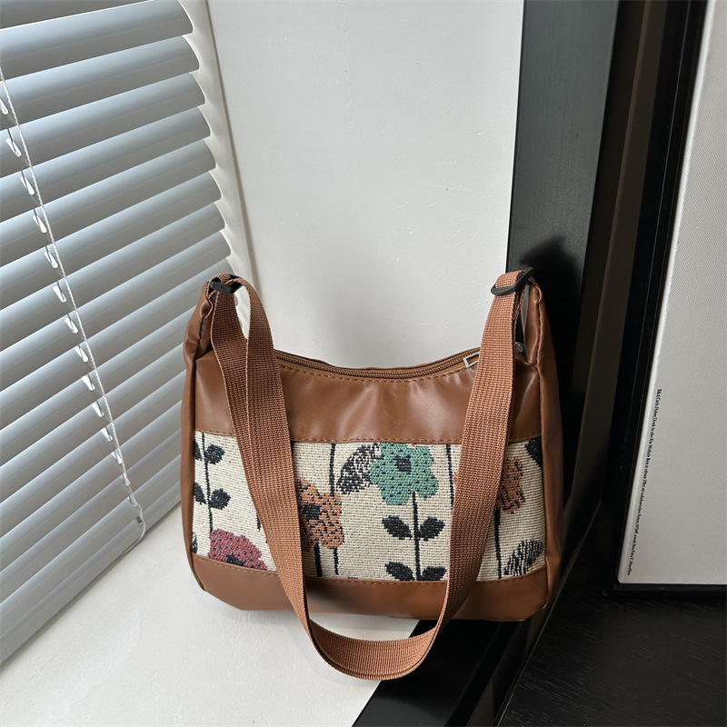 This year, the popular fashion tote bag for women is the 2024 new large-capacity Korean-style Instagram versatile commuting single-shoulder bag full figure