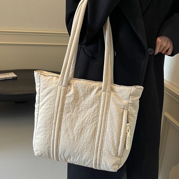 Large-capacity commuting single-shoulder bag for 2024, new women's casual and versatile cotton jacket bag, autumn and winter design tote bag full figure