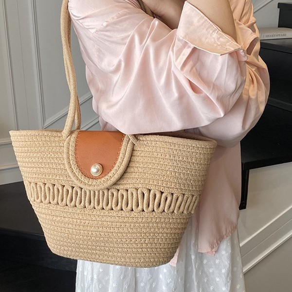 A new 2025 stylish and versatile European and American woven bag, a large-capacity, casual and simple beach single-shoulder crossbody bag Specification drawing