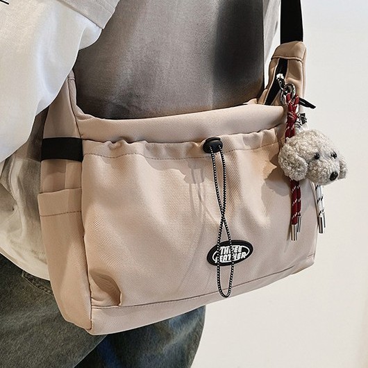 A new versatile Japanese student bag, a large-capacity single-shoulder bag, a unisex casual and versatile crossbody bag Application Scenario