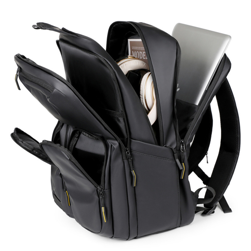 Large-capacity business backpack, men's fashionable travel backpack, water-resistant for commuting, short trips and computer backpacks Application Scenario