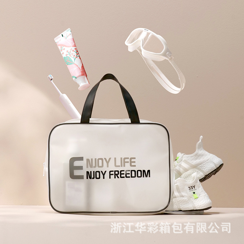 Wholesale manufacturer of swimming bags with dry and wet separation, large-capacity hand-held toiletry bags, waterproof portable bathing and fitness storage bags Application Scenario