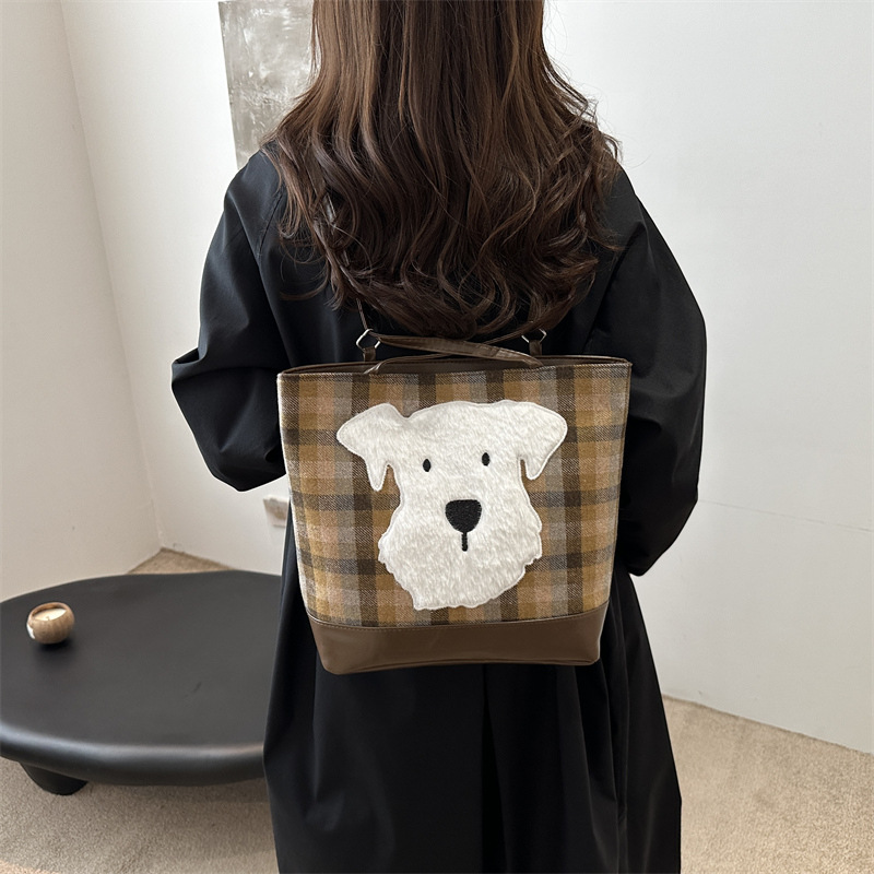 New and elegant tote bag, personalized casual backpack, Korean version large-capacity underarm bag, color-matched checkered cartoon women's bag details Picture