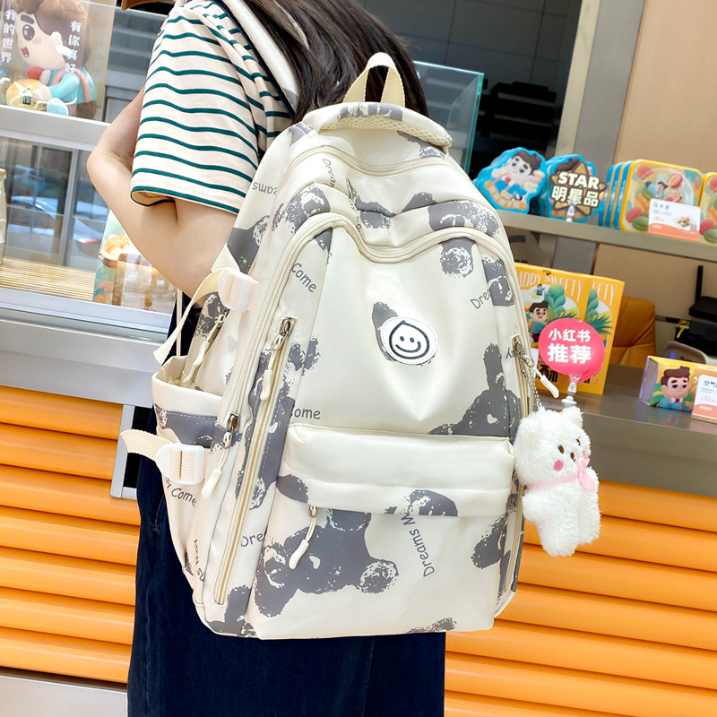 Trendy and fashionable bear backpack for both men and women, large-capacity schoolbag for primary and secondary school students, outdoor leisure travel backpack full figure