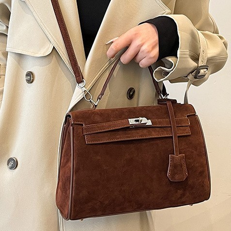 Autumn and winter PU wide shoulder strap Kelly bag for ladies, a high-end 2024 new large-capacity handbag, single-shoulder crossbody bag Application Scenario