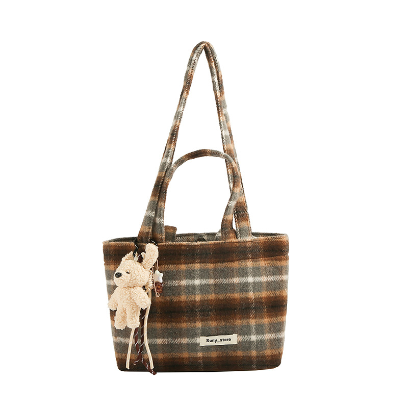 Woolen checkered large bag for women, a new and fashionable 2024 college student class bag, a popular commuting underarm bag for autumn and winter Item Picture