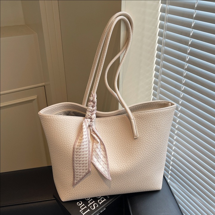 Korean style simple and stylish, versatile large-capacity tote bag for women 2025 new casual commuting, high-end quality single-shoulder bag full figure