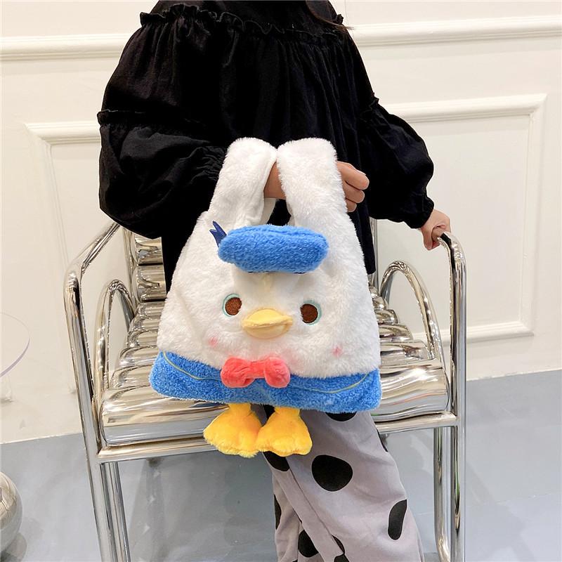 Korean style Instagram handbag cartoon duck plush bag for women 2021 New soft, cute and large capacity children's bag full figure