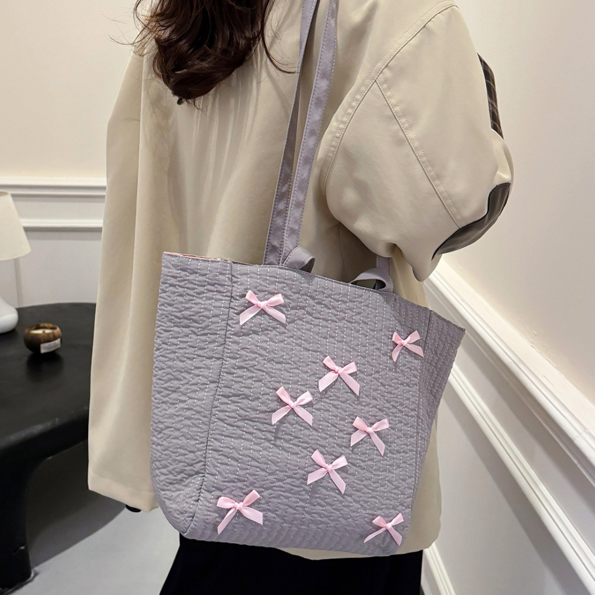 Cute and versatile girl bag 2024 New style bow hand-held shoulder crossbody bag, niche fashion tote bag Specification drawing