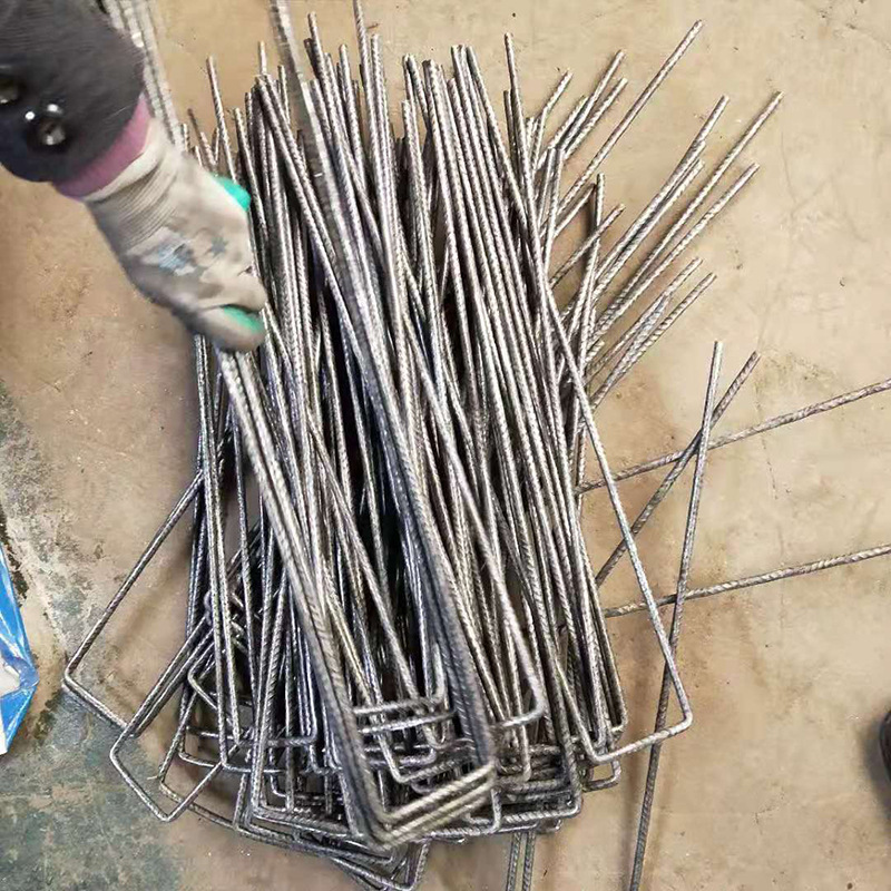 Galvanized U-shaped nails, cross-border U-shaped gun nails, steel wire mesh, iron mesh nails, furniture nails, fence nails, saddle nails, U-shaped lawn nails details Picture