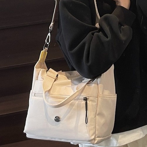 New Tote bag, large-capacity single-shoulder bag, 2025 village new multi-layer practical handbag, lightweight crossbody bag full figure