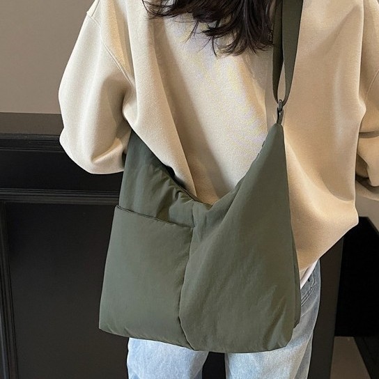 Work commuting canvas bag, laid-back style tote bag for women, new 2025 trendy and versatile underarm bag, large-capacity single-shoulder bag Specification drawing