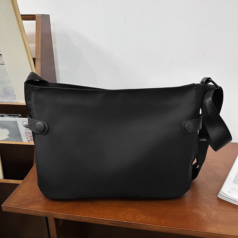 Korean version men's simple single-shoulder bag, crossbody small backpack, large-capacity class commuting casual messenger bag for male and female students Specification drawing