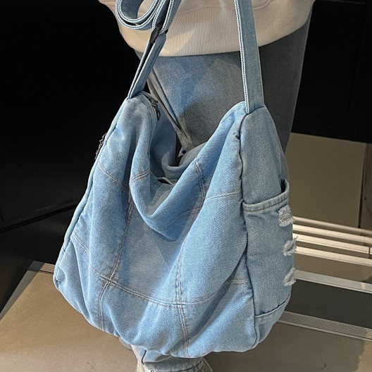 Korean-style fabric single-shoulder bag for female college students, large capacity, versatile, class crossbody armpit bag, fashionable and artistic fabric bag details Picture