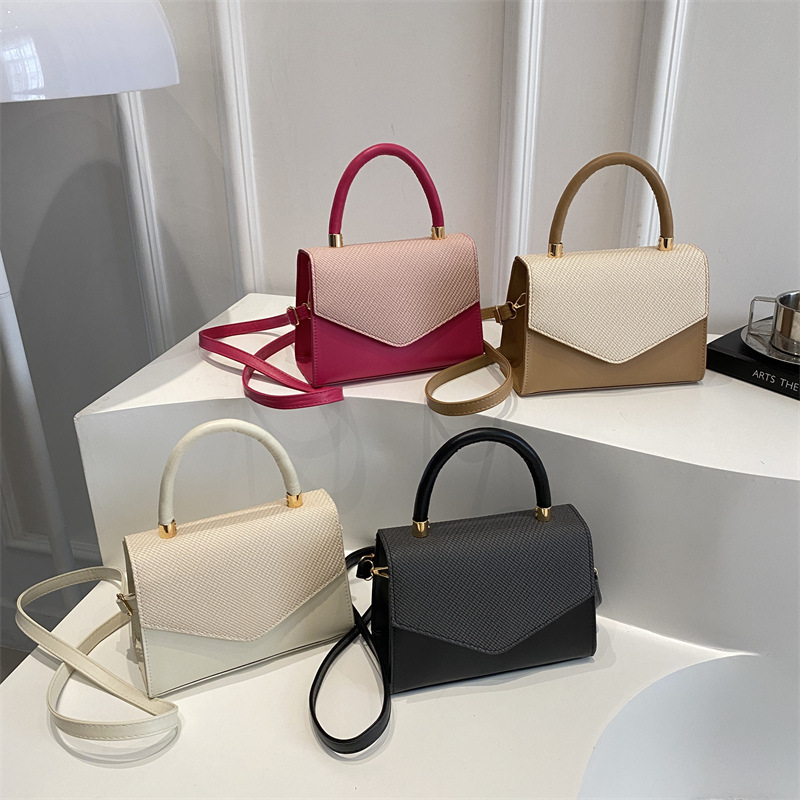 2025 New stylish and simple Korean style handbag, women's single-shoulder bag, ins embroidered thread small square bag, trendy crossbody bag Application Scenario