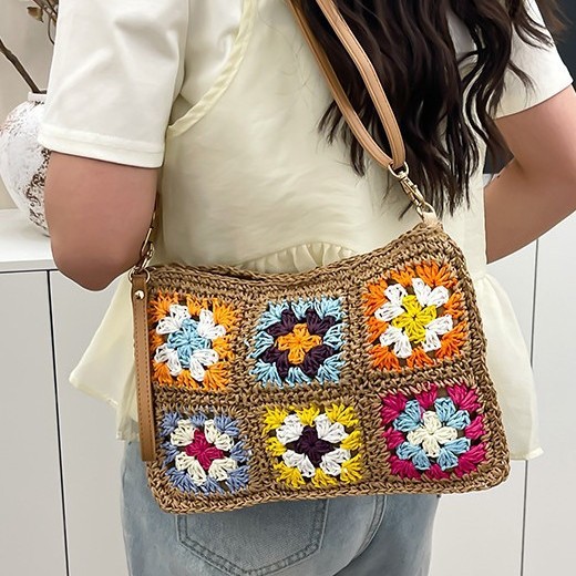 Cross-border fresh and simple knitted grandmother pattern crossbody straw woven bag, new color-blocking single-shoulder straw woven bag, women's beach bag details Picture