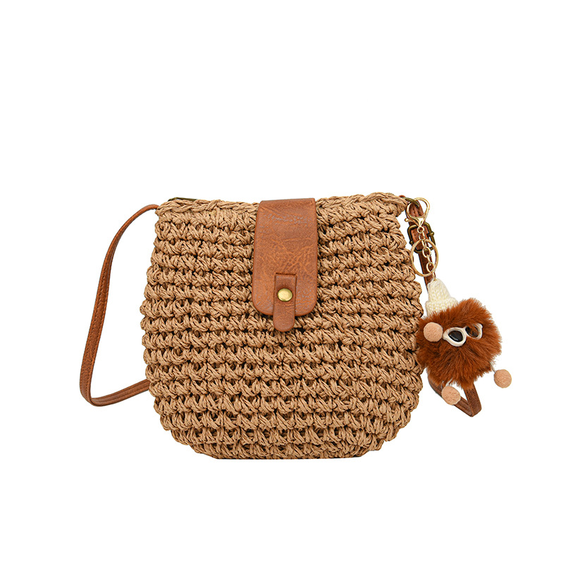 In spring and summer, the 2025 new women's woven bag is a niche design. The hand-held straw woven bag is stylish and versatile. It's a crossbody bag Item Picture