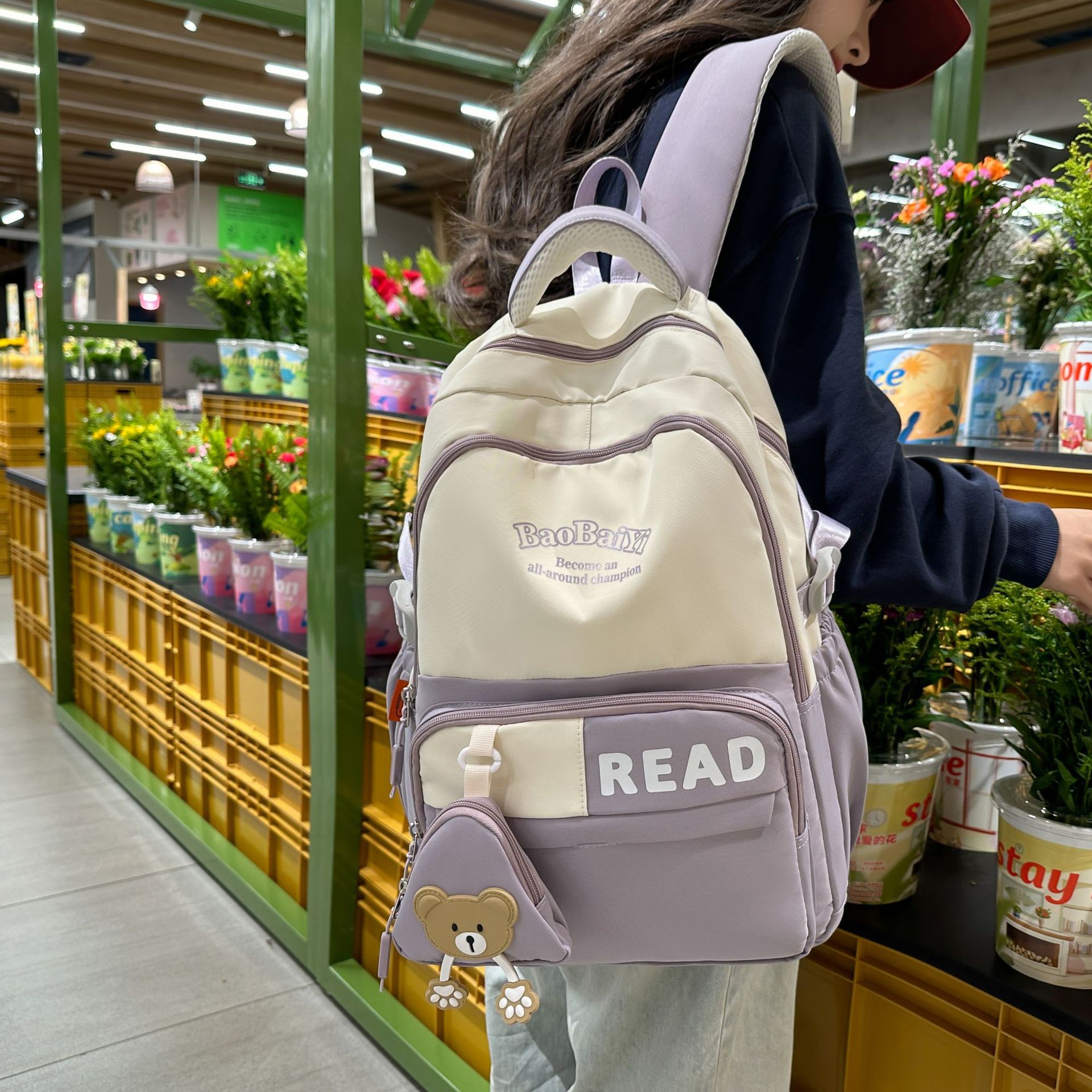 High-quality schoolbag for boys, Korean style, Instagram, high appearance level, color-blocking and splicing, multi-layered backpacks for primary and secondary school students in grades 3-5 full figure