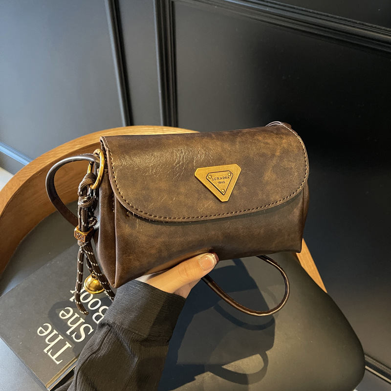 Fashionable and casual pillow bag for women, 2024 new Korean style, trendy and versatile single-shoulder bag, simple commuting crossbody bag for work full figure