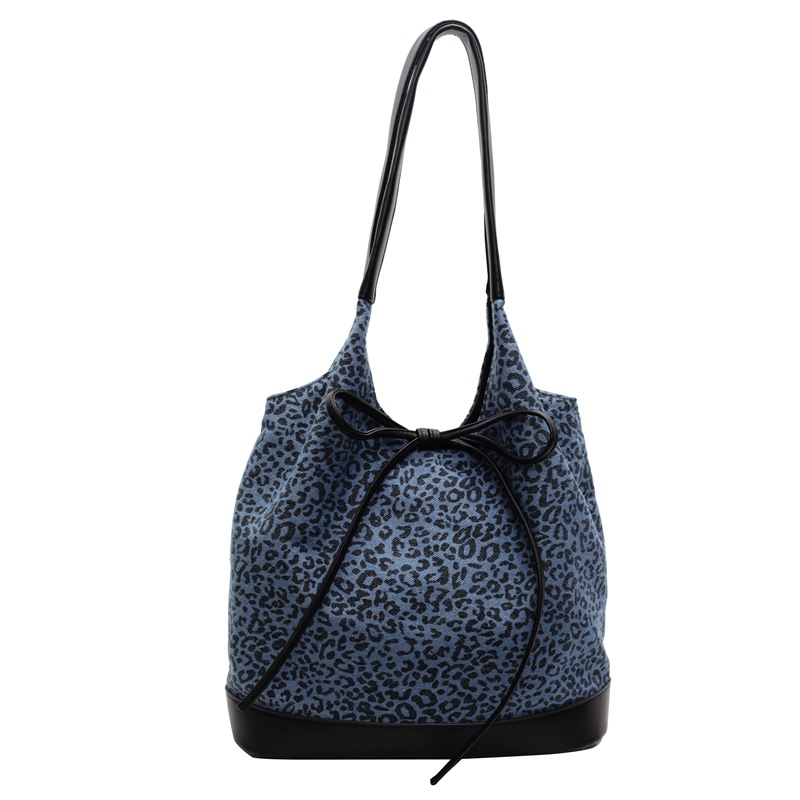 The new autumn and winter design style denim bucket bag, high-end and laid-back with a bow seal, single-shoulder bag, fashionable and large-capacity bag Item Picture