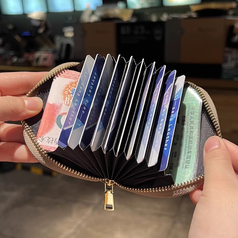 The new togo cowhide driver's license card case with ultra-thin and compact pu card holder for women has a large capacity and multiple card slots details Picture