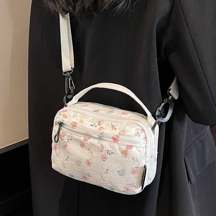 Spring and summer new fashionable floral fabric bag, Korean style fashionable and trendy ladies' small square bag, large capacity single-shoulder crossbody bag full figure