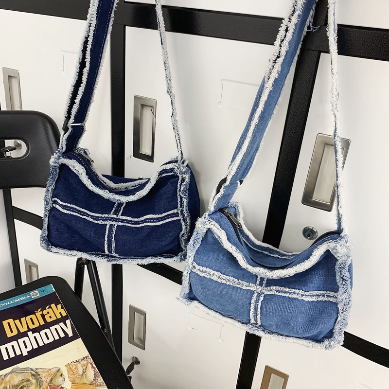 A new Japanese-style solid-color denim canvas bag for women in 2023, a casual mini mobile phone bag with washable, aged edges and a small backpack Specification drawing