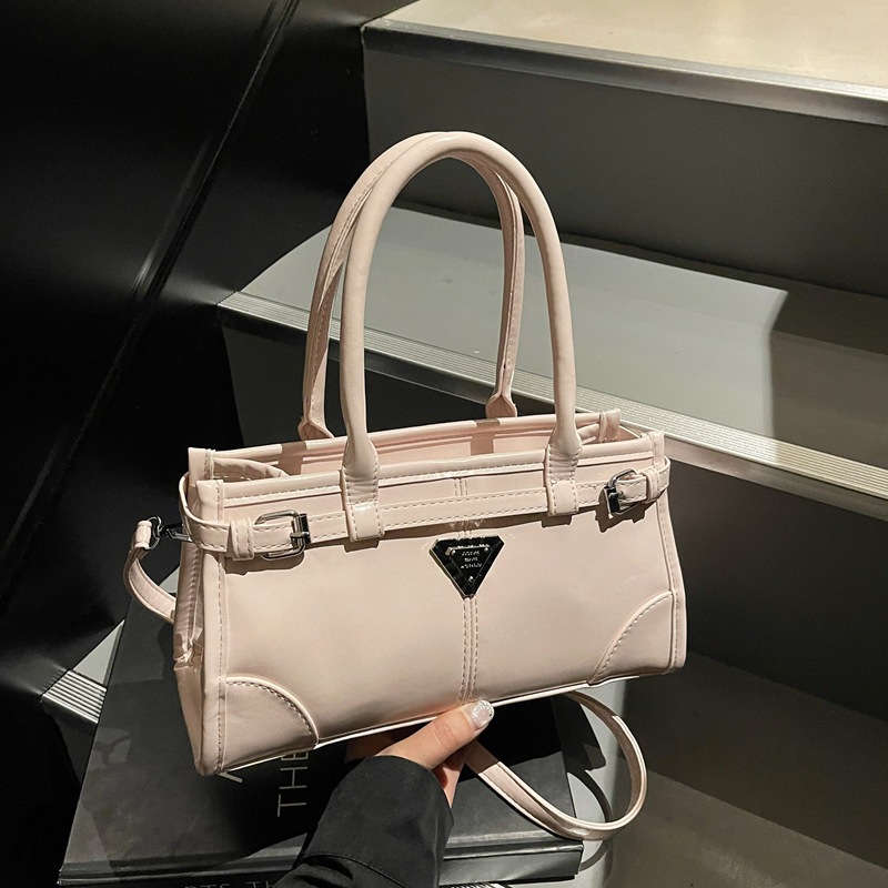 The Korean version of a niche handbag, a new trendy and fashionable commuting single-shoulder bag for women in 2025, exudes a sense of high-end single-shoulder crossbody full figure