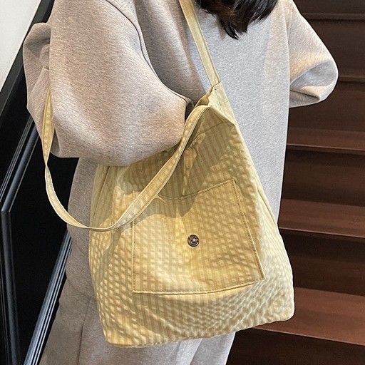 Casual and laid-back style single-shoulder tote bag for women 2025 new style, stylish and versatile, large-capacity commuting crossbody bag for women full figure