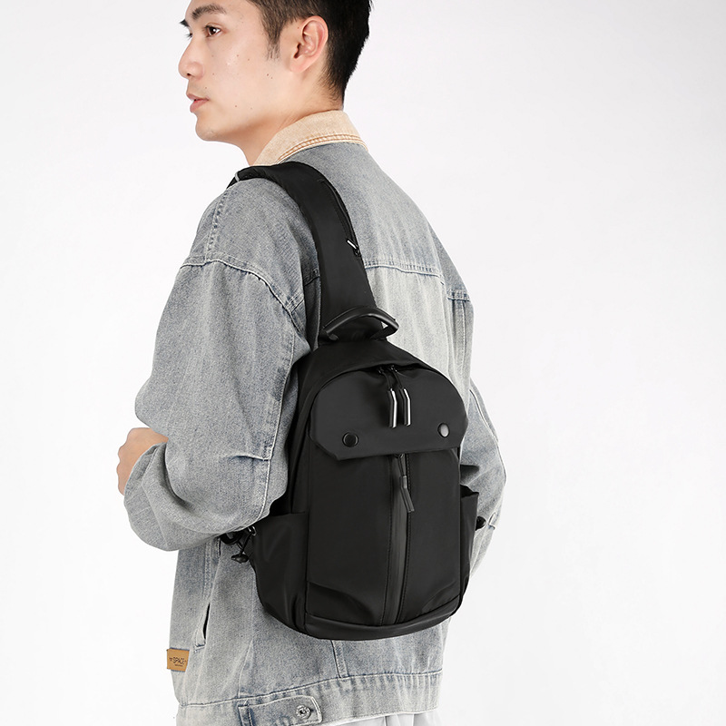 Men's business fashion commuting backpack, Korean street trend single-shoulder bag, outdoor sports crossbody bag, women's chest bag full figure