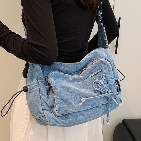 The retro large-capacity denim tote bag from foreign trade has sparked a new trend of casual and versatile single-shoulder crossbody bags for commuting full figure