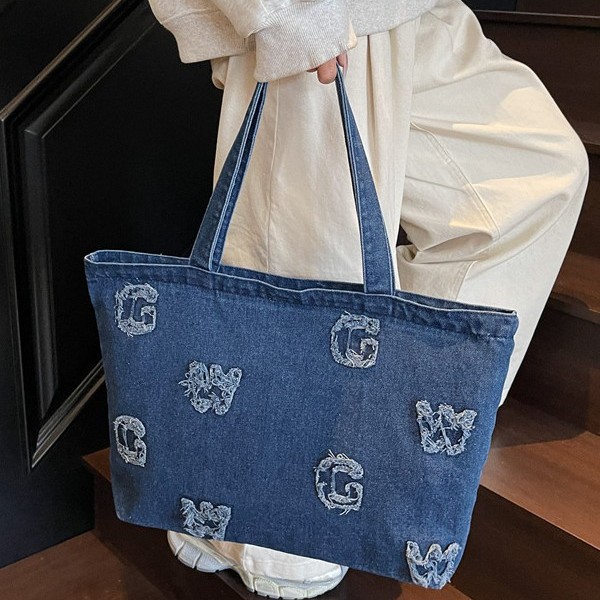 Artistic and retro denim bag 2025 new model, large capacity single-shoulder canvas bag, hand-held letter patchwork bag, ins style bag details Picture