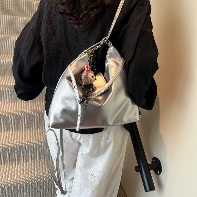 Retro underarm bag for women, 2025 Summer new style, laid-back and fashionable Korean tote bag, large-capacity spliced single-shoulder bag full figure