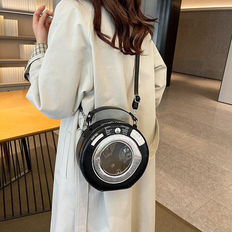 Cross-border fashion transparent hand-held cylindrical bag for women, 2025 new macaron color versatile casual single-shoulder crossbody bag Application Scenario