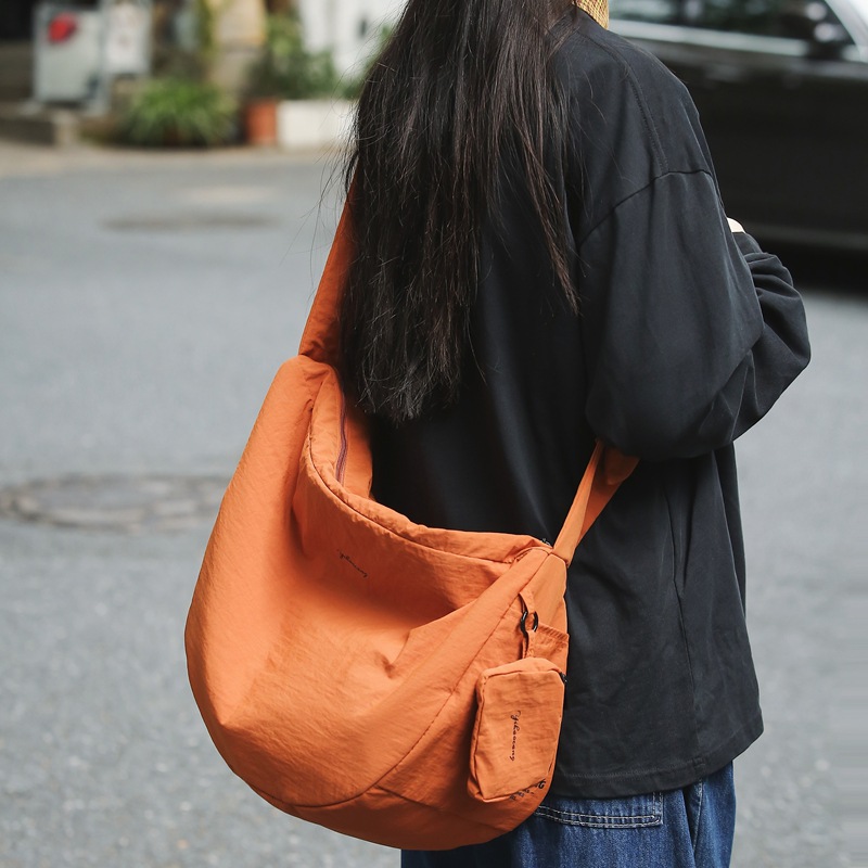 Neutral and artistic style crossbody bag, mother's shoulder bag, retro and versatile fabric bag, light and simple Japanese sporty single-shoulder bag Specification drawing