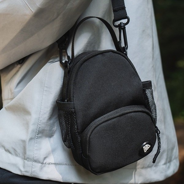 New trend, personalized and versatile single-shoulder crossbody bag, unisex mobile phone bag, simple, light and casual crossbody bag for outdoor use Specification drawing